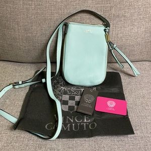 Vince Camuto Phone & card crossbody